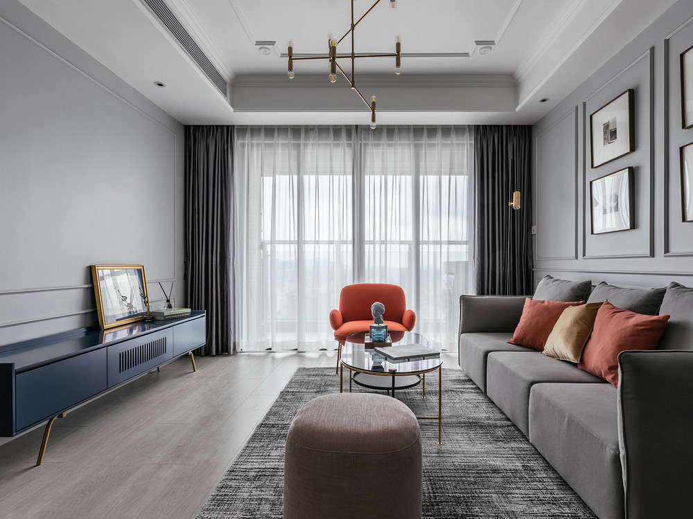 105平米地中海风格三室客厅装修效果图，窗帘创意设计图