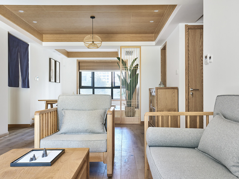 90平米日式风格三室客厅装修效果图,墙面创意设计图