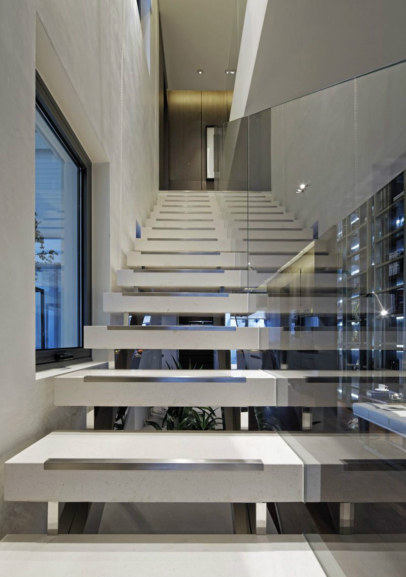 380平米轻奢风格复式玄关装修效果图，楼梯创意设计图