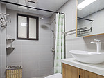 140平米地中海风格四室卫生间装修效果图，盥洗区创意设计图