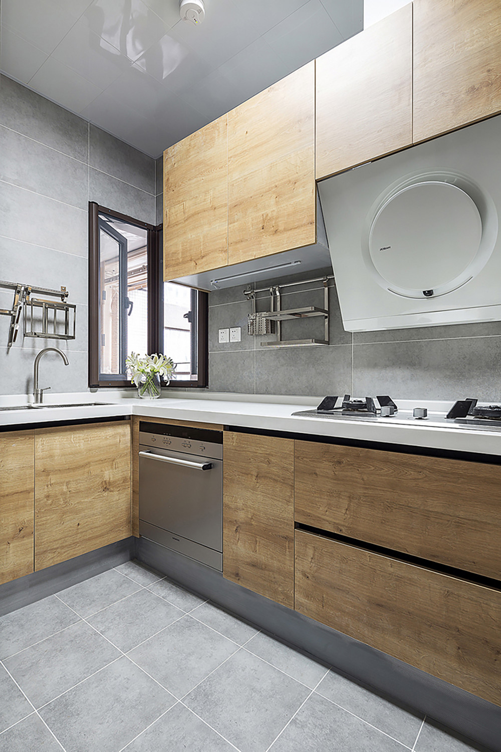140平米地中海风格四室厨房装修效果图，橱柜创意设计图