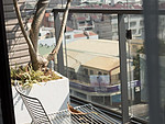 180平米现代简约风四室阳台装修效果图，背景墙创意设计图