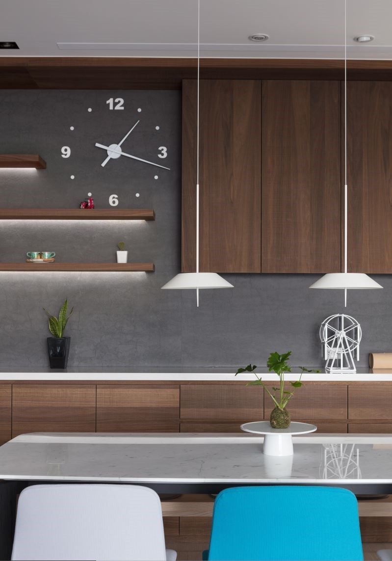 127平米现代简约风四室餐厅装修效果图，收纳柜创意设计图