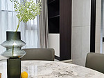 69平米现代简约风三室餐厅装修效果图，餐桌创意设计图