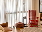 69平米现代简约风三室客厅装修效果图，门窗创意设计图