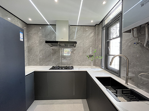 74平米现代简约风三室厨房装修效果图,橱柜创意设计图