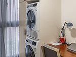 69平米现代简约风三室卫生间装修效果图，盥洗区创意设计图