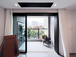 135平米现代简约风二室阳台装修效果图，软装创意设计图