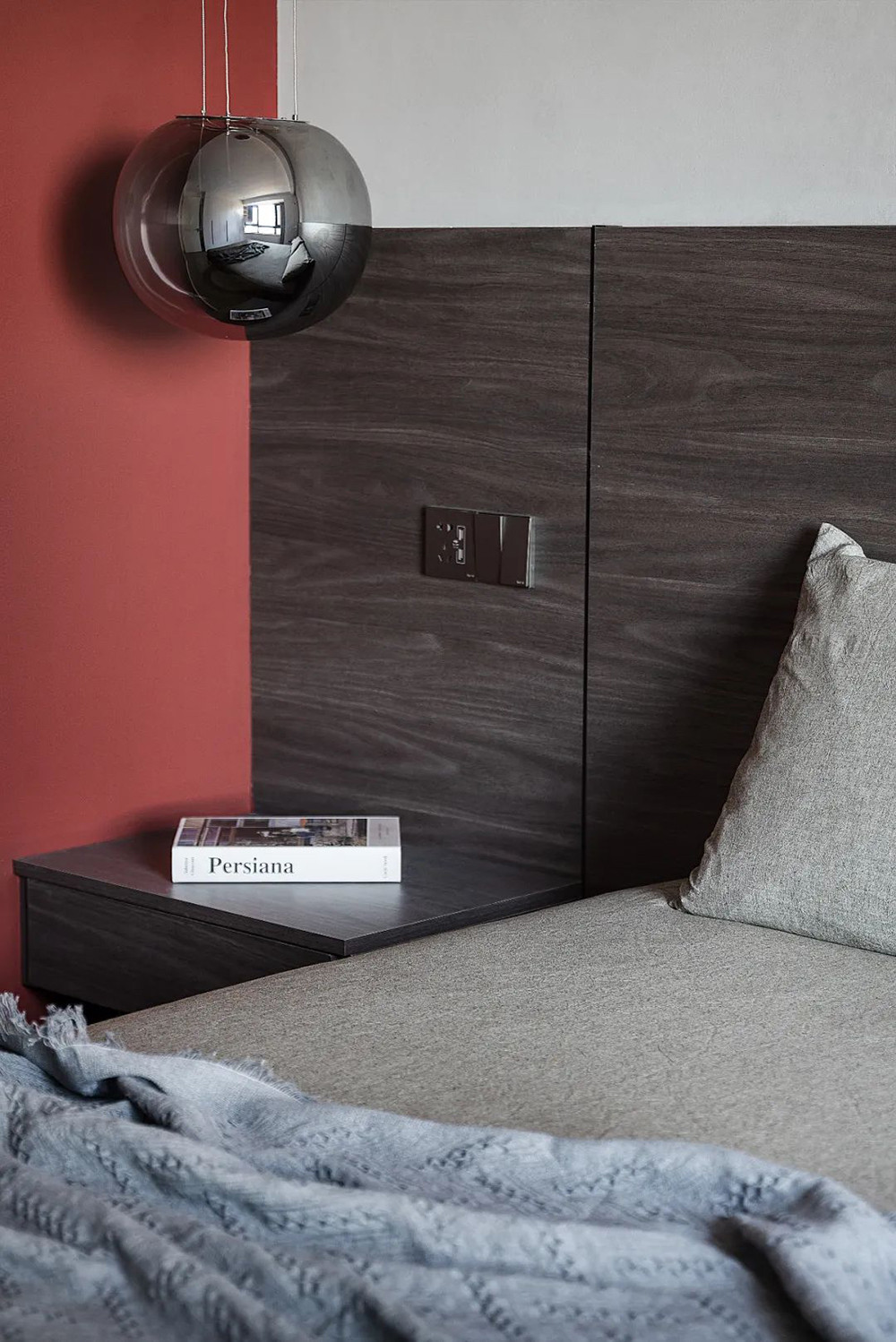 104平米现代简约风三室卧室装修效果图，收纳柜创意设计图