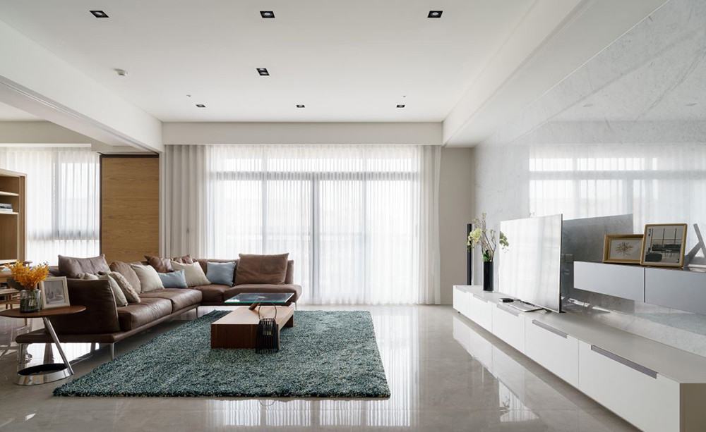 105平米现代简约风三室客厅装修效果图，地板创意设计图