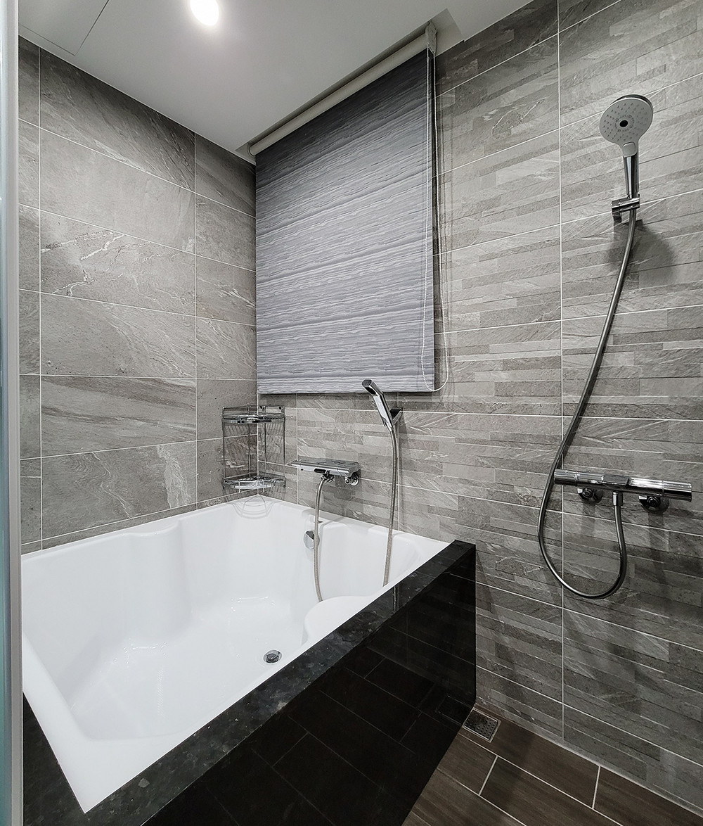 91平米北欧风格二室卫生间装修效果图，盥洗区创意设计图