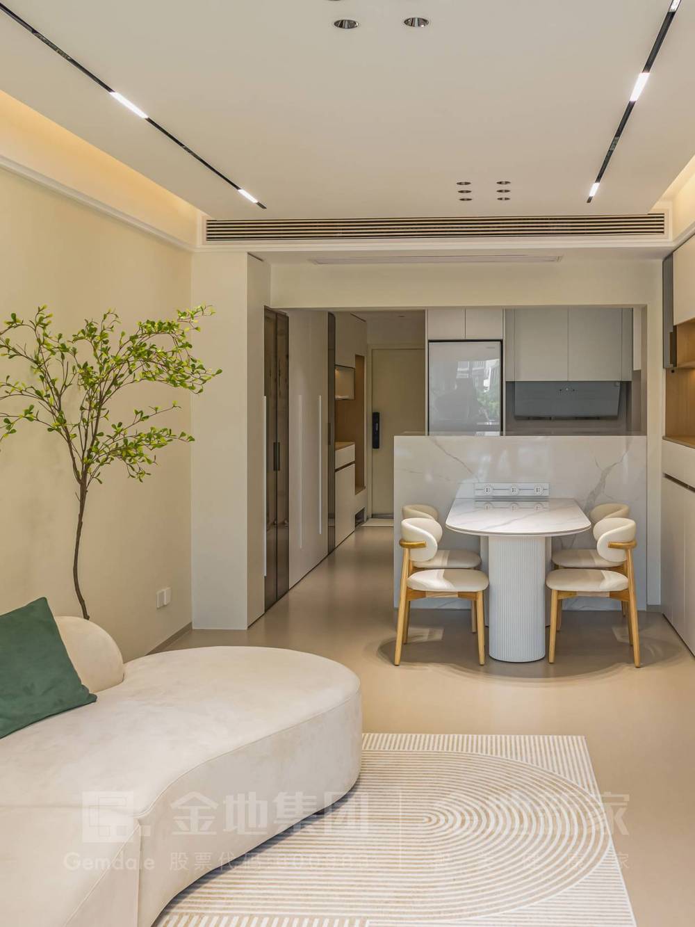 69平米现代简约风三室客厅装修效果图，沙发创意设计图