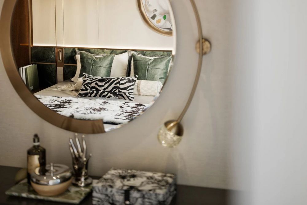 136平米轻奢风格三室卧室装修效果图，软装创意设计图