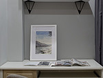 87平米北欧风格二室卧室装修效果图，书柜创意设计图