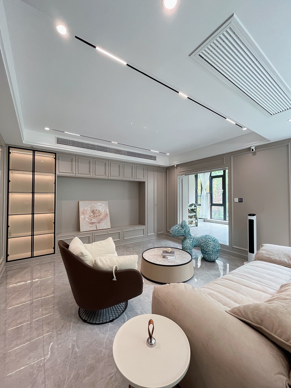 183平米美式风格别墅客厅装修效果图，沙发创意设计图