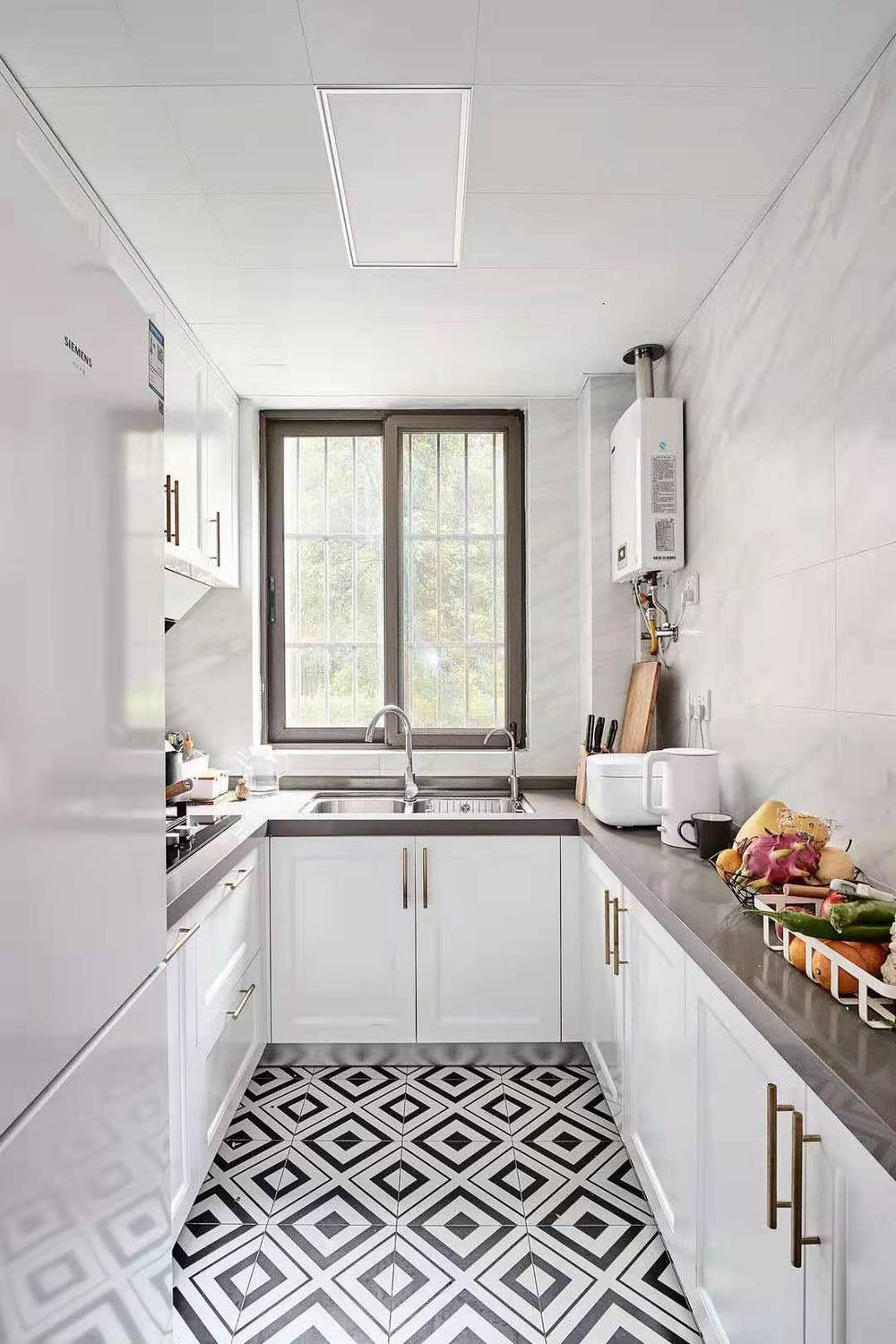 79平米北欧风格二室厨房装修效果图，橱柜创意设计图