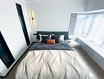 100平米现代简约风三室卧室装修效果图，墙面创意设计图