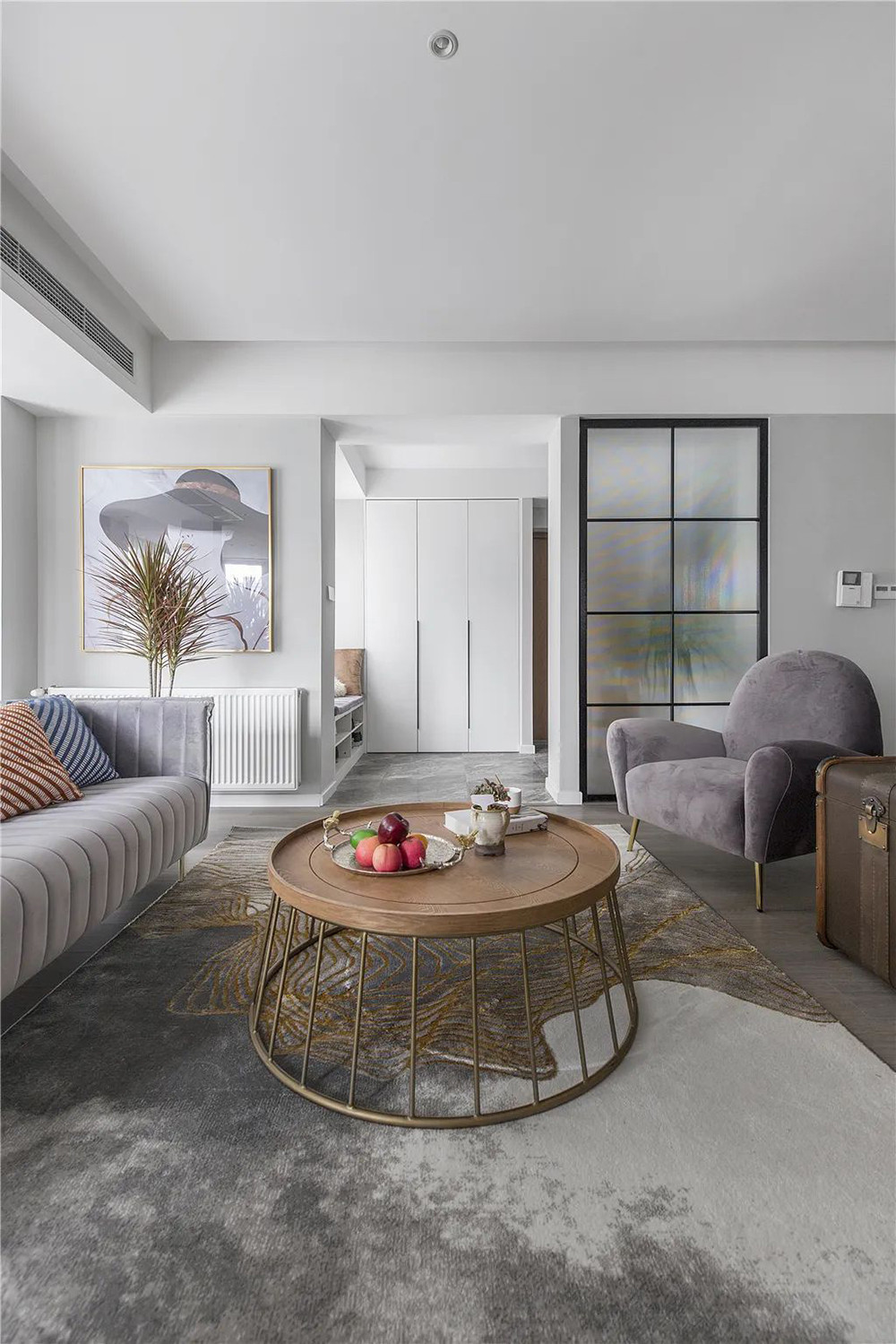 156平米轻奢风格三室客厅装修效果图，沙发创意设计图