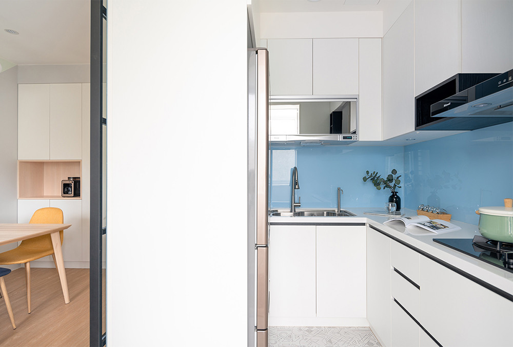 94平米北欧风格三室厨房装修效果图，橱柜创意设计图