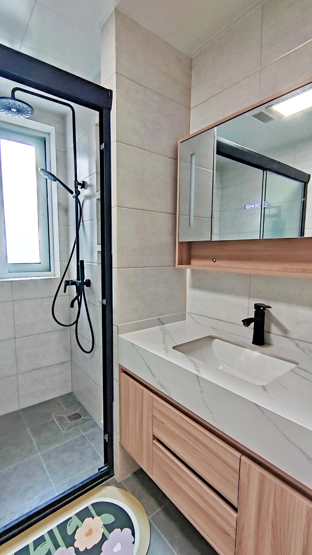 104平米北欧风格三室卫生间装修效果图，盥洗区创意设计图