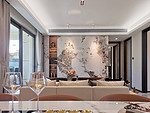 79平米轻奢风格三室客厅装修效果图，墙面创意设计图