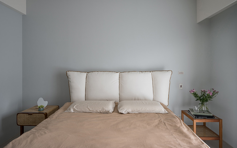 107平米日式风格三室卧室装修效果图，软装创意设计图
