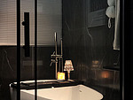 80平米轻奢风格别墅卫生间装修效果图，盥洗区创意设计图