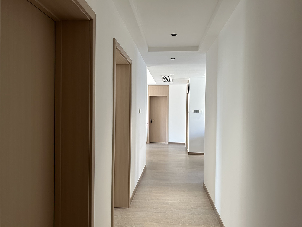 192平米现代简约风三室走廊装修效果图，软装创意设计图