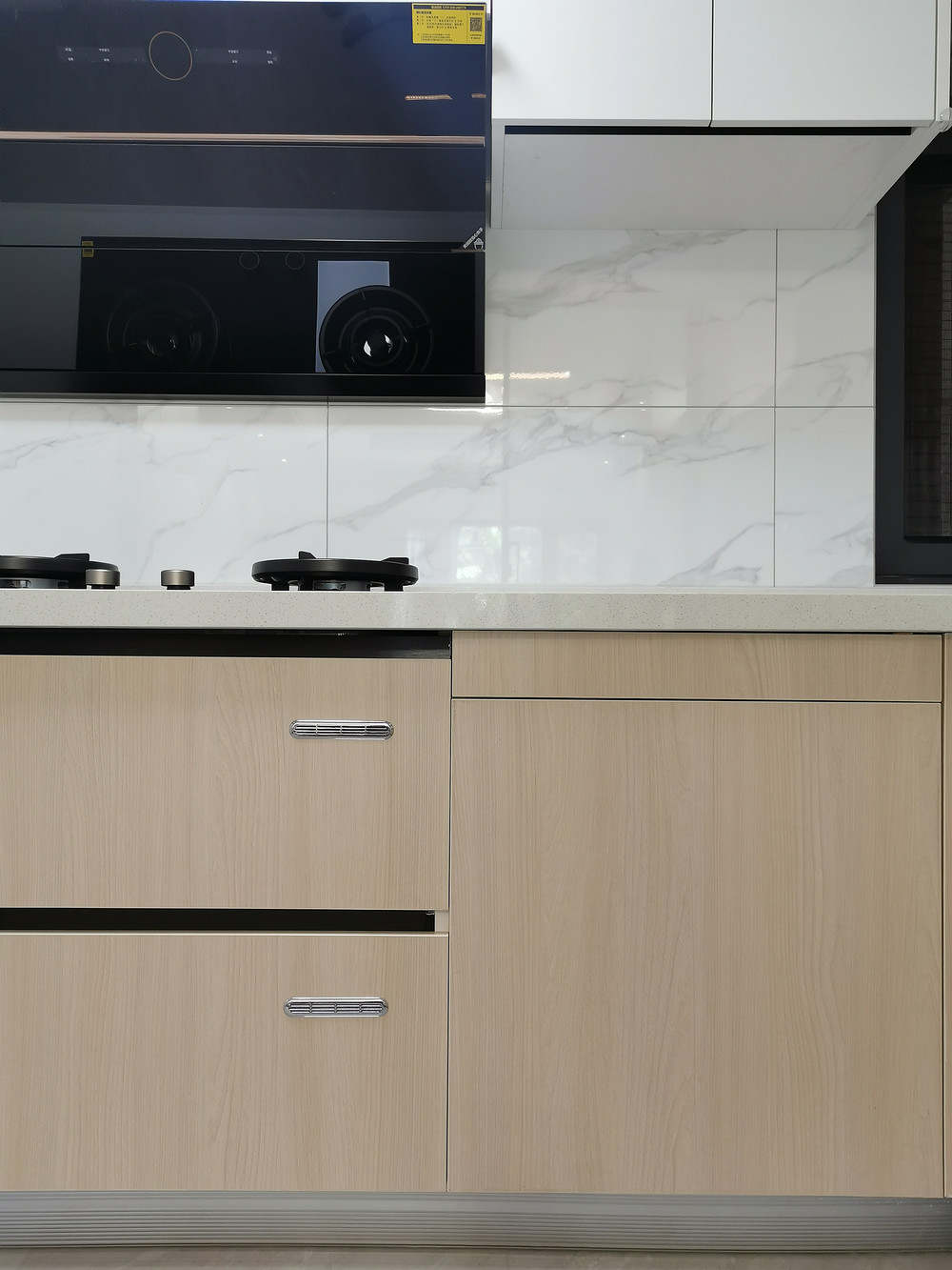 75平米现代简约风二室厨房装修效果图，橱柜创意设计图