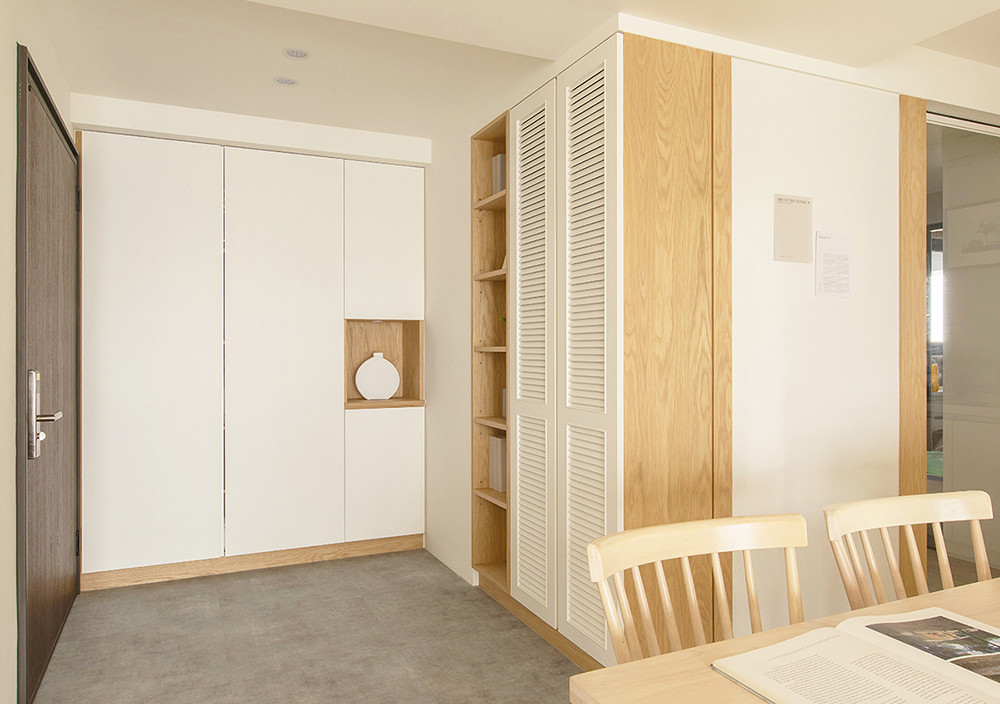 77平米日式风格二室玄关装修效果图，玄关柜创意设计图