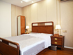 132平米新中式风格复式卧室装修效果图，墙面创意设计图