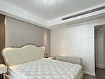96平米美式风格别墅卧室装修效果图，软装创意设计图