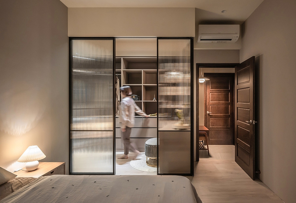 108平米日式风格三室卧室装修效果图，衣柜创意设计图