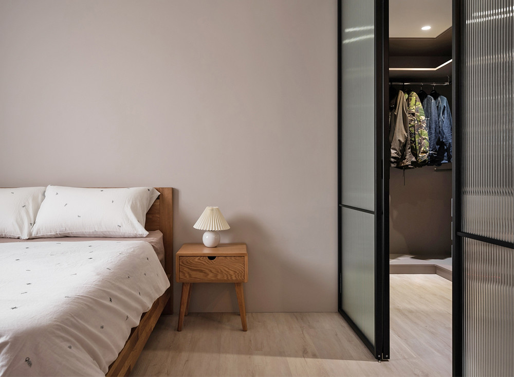 108平米日式风格三室卧室装修效果图，软装创意设计图
