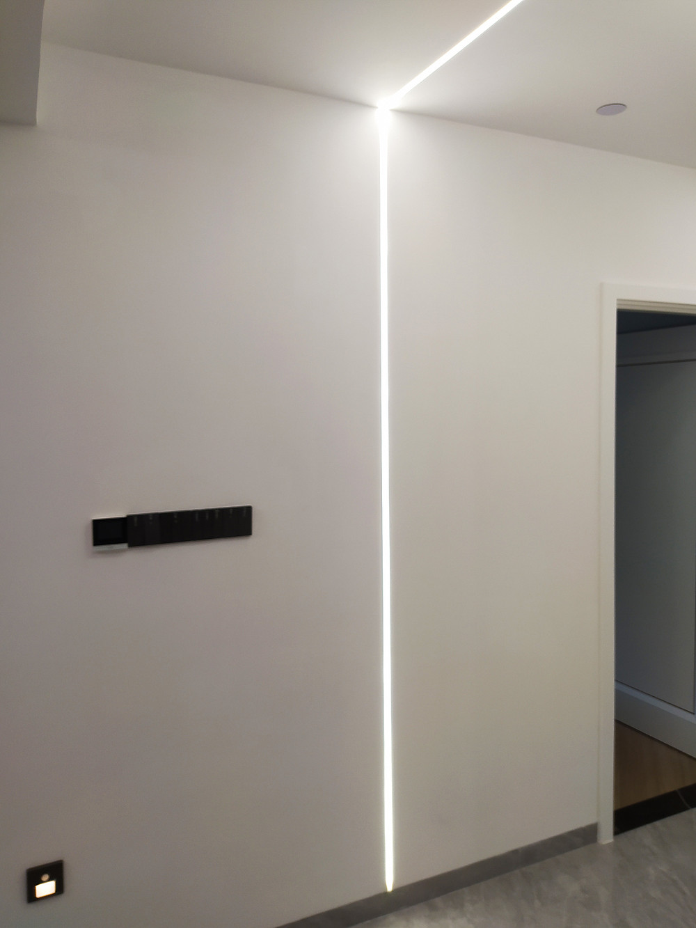 146平米现代简约风四室走廊装修效果图，墙面创意设计图