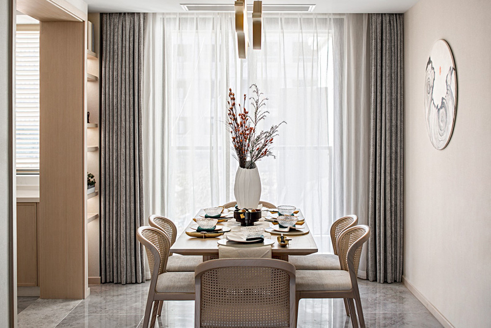 311平米日式风格三室餐厅装修效果图，餐桌创意设计图