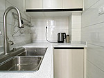 60平米现代简约风三室厨房装修效果图，橱柜创意设计图