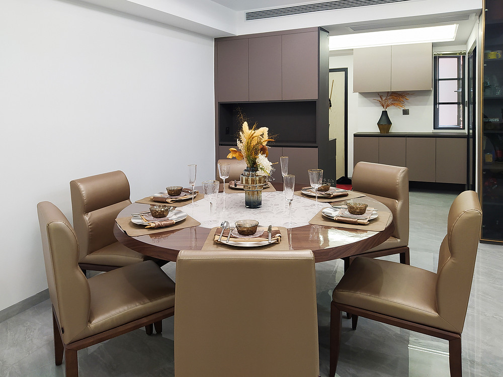 146平米现代简约风四室餐厅装修效果图，餐桌创意设计图