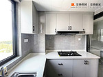 100平米现代简约风三室厨房装修效果图，橱柜创意设计图