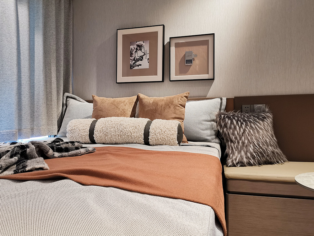 106平米轻奢风格三室卧室装修效果图，软装创意设计图