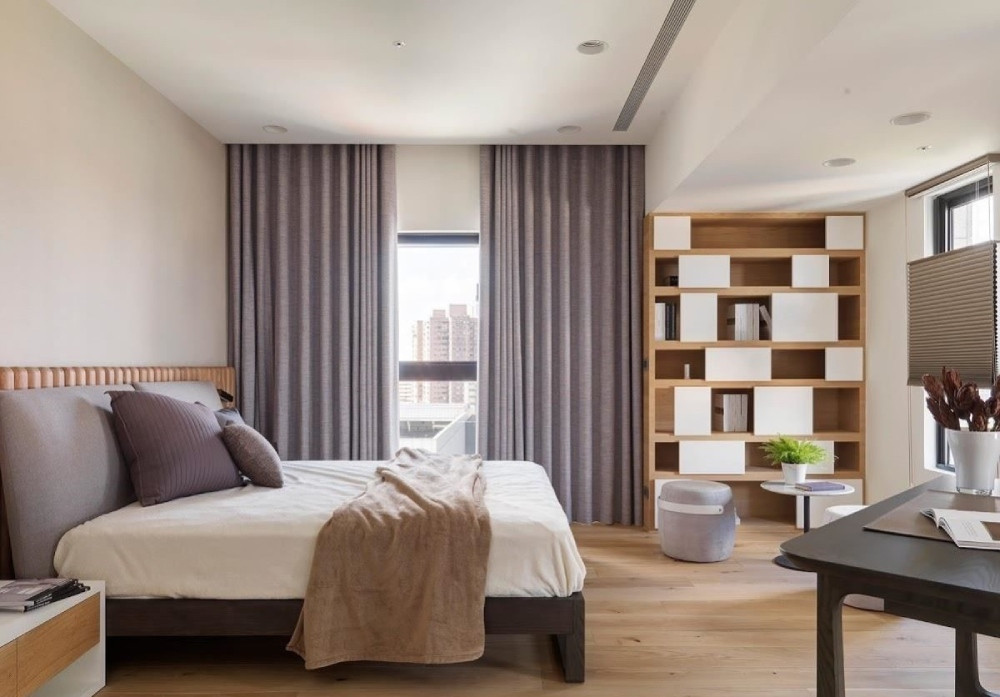 150平米现代简约风四室卧室装修效果图，窗帘创意设计图