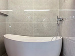 80平米轻奢风格三室卫生间装修效果图，盥洗区创意设计图