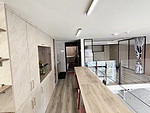 128平米轻奢风格三室走廊装修效果图，收纳柜创意设计图