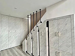 108平米轻奢风格三室走廊装修效果图，楼梯创意设计图