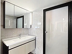 198平米轻奢风格三室卫生间装修效果图，盥洗区创意设计图