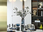 91平米轻奢风格三室餐厅装修效果图，餐桌创意设计图