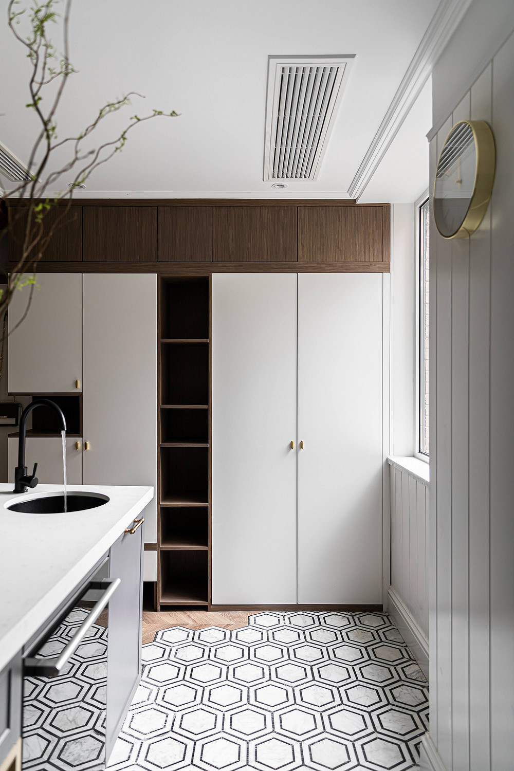 134平米现代简约风二室厨房装修效果图，橱柜创意设计图