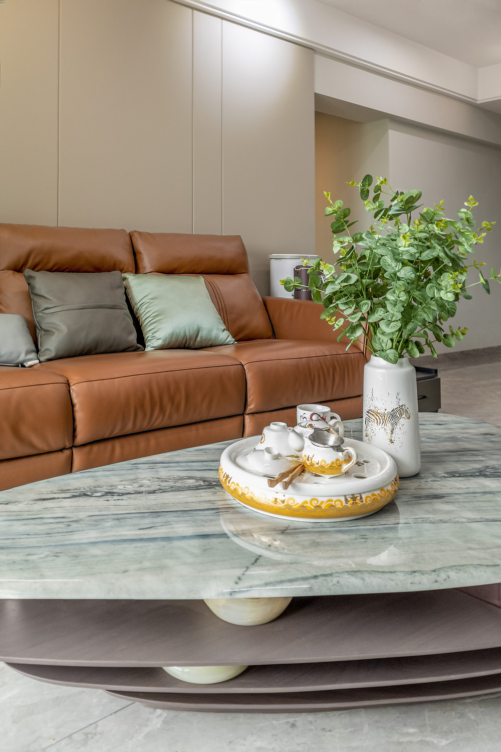 130平米轻奢风格五室客厅装修效果图，沙发创意设计图