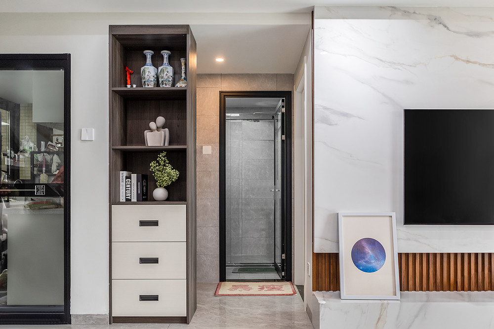 130平米轻奢风格五室走廊装修效果图，置物柜创意设计图
