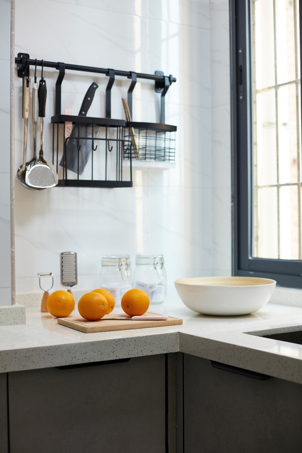 109平米现代简约风三室厨房装修效果图，盥洗区创意设计图